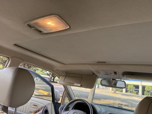 Used 1999 Lexus RX 300 w/ Premium Pkg FWD image 18