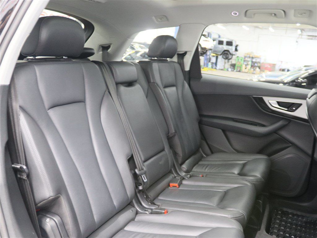 Used 2019 Audi Q7 2.0T Premium w/ Convenience Package AWD/4WD image 21
