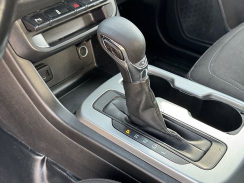 Used 2022 Chevrolet Colorado LT w/ Fleet Safety Package image 22