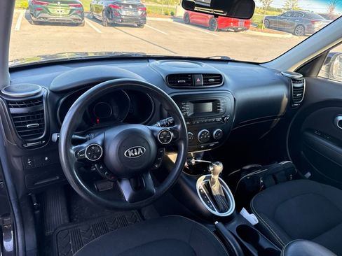 Used 2015 Kia Soul + FWD image 7