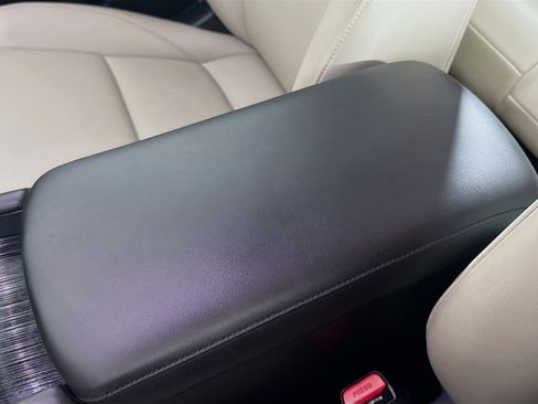 Used 2019 MAZDA MAZDA3 w/Preferred Pkg image 18