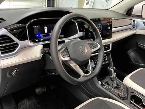 New 2026 Volkswagen Taos SE AWD/4WD image 8