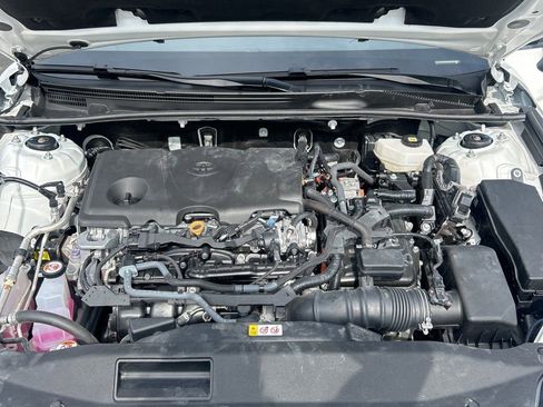 Used 2025 Toyota Camry SE FWD image 19