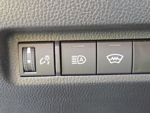 Used 2025 Toyota RAV4 XLE w/ Convenience Package AWD/4WD image 15