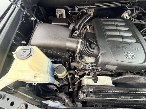 Used 2015 Toyota Tundra Limited w/ Limited Premium Package AWD/4WD image 15