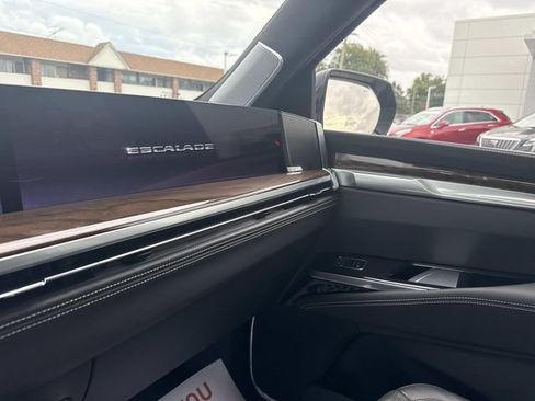 Certified 2026 Cadillac Escalade ESV Platinum Sport AWD/4WD image 51