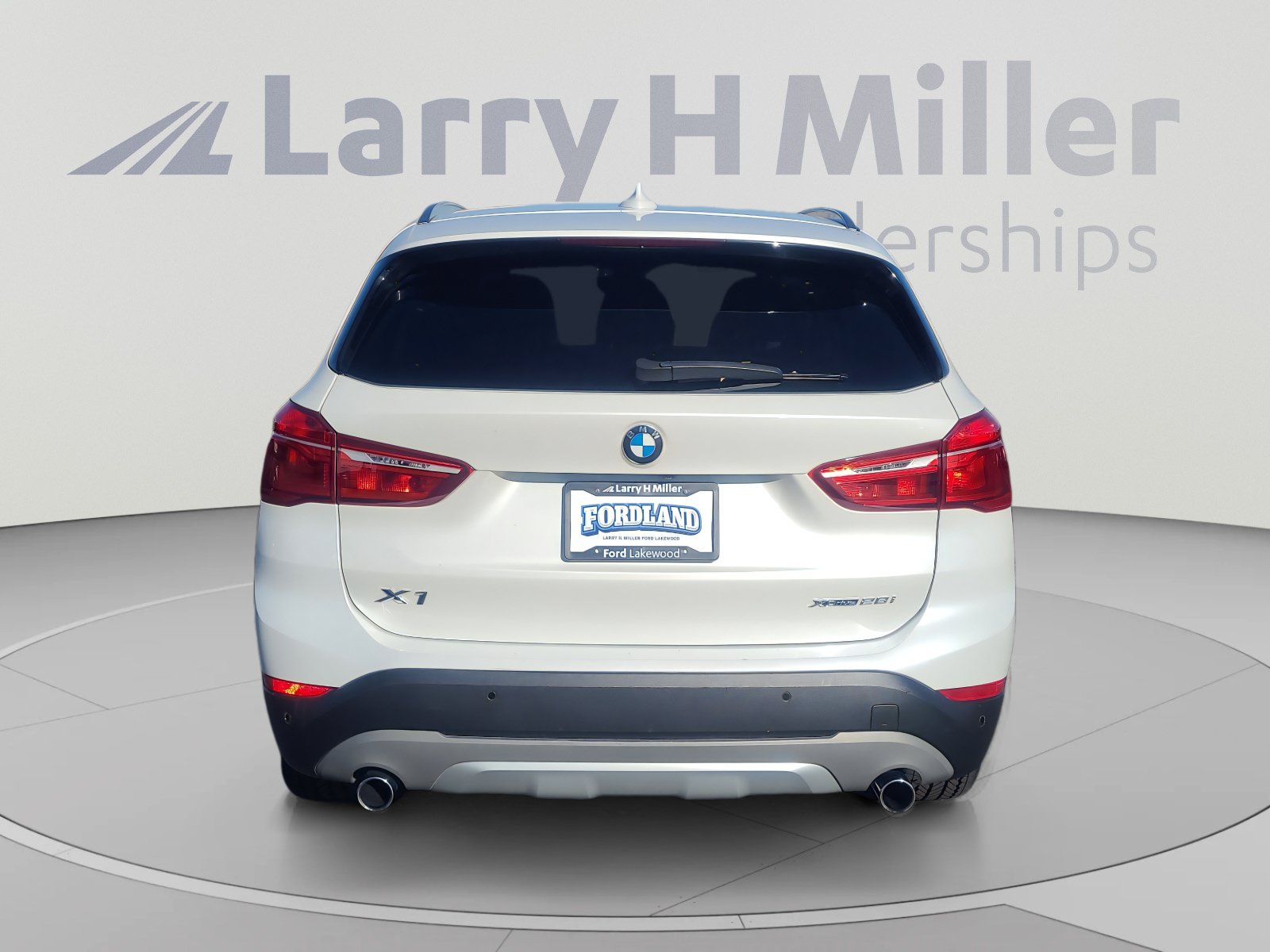 Used 2018 BMW X1 xDrive28i w/ Convenience Package AWD/4WD image 4