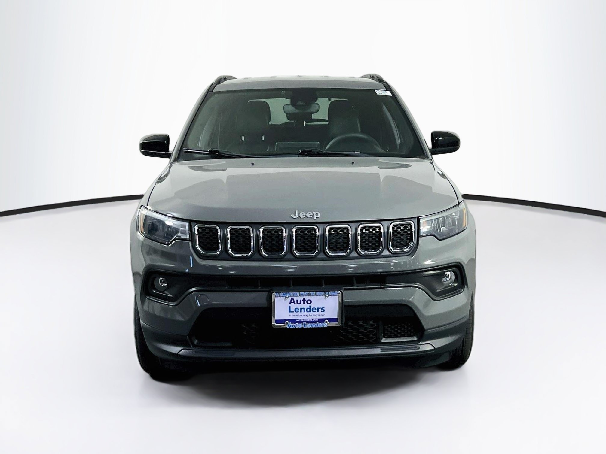 Used 2023 Jeep Compass Latitude AWD/4WD image 2