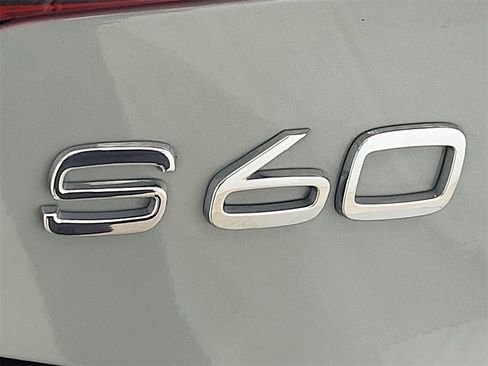 Used 2024 Volvo S60 B5 Ultimate image 32
