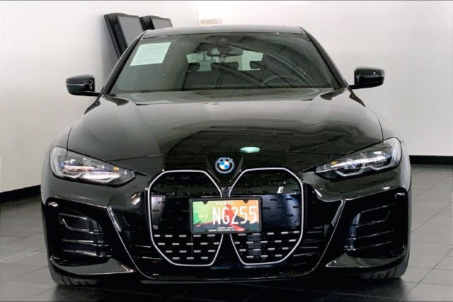 Used 2022 BMW i4 eDrive40 w/ M Sport Package RWD image 3