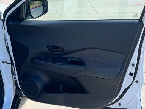 Used 2020 Nissan Kicks S FWD image 17