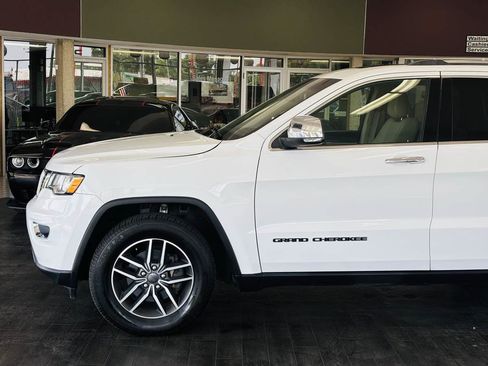 Used 2020 Jeep Grand Cherokee Limited AWD/4WD image 15
