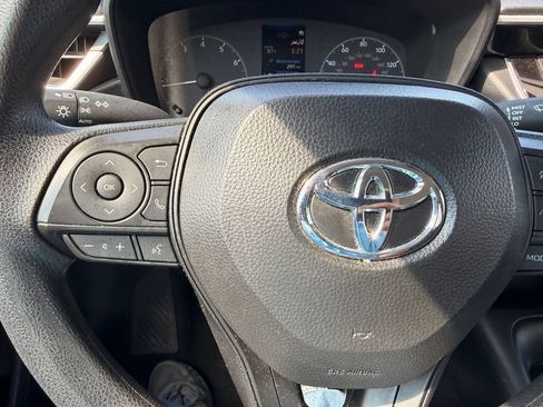 Used 2025 Toyota Corolla LE FWD image 20