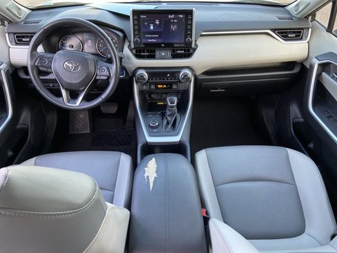 Used 2022 Toyota RAV4 XLE Premium image 52