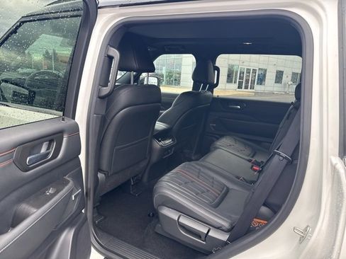 Used 2025 Nissan Armada PRO-4X w/ Pro-4X Premium Package image 14