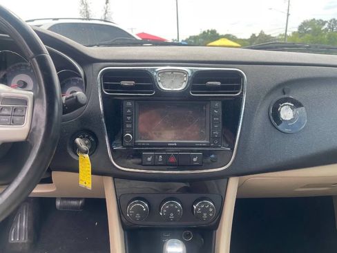 Used 2013 Chrysler 200 Limited FWD image 17