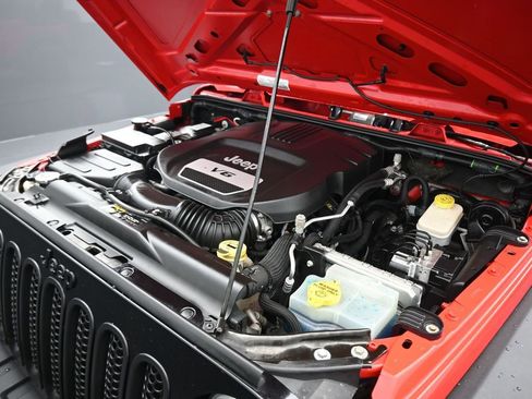 Used 2017 Jeep Wrangler Unlimited Willys image 39