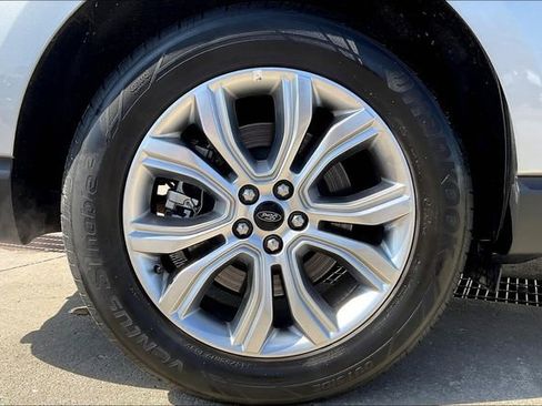 Used 2024 Ford Edge Titanium AWD/4WD image 8