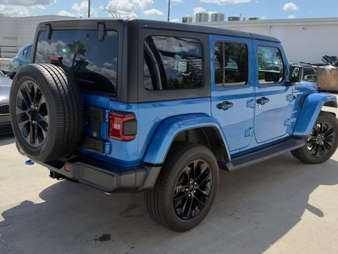 Used 2023 Jeep Wrangler Unlimited Sahara image 5