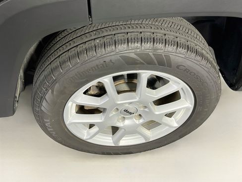 Used 2022 Jeep Renegade Latitude image 29