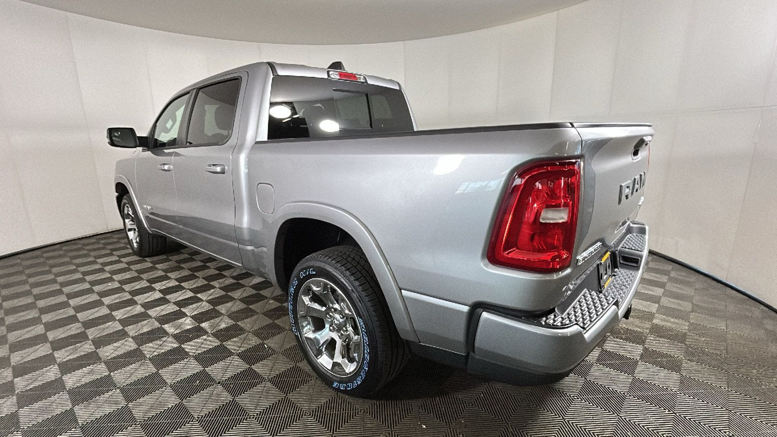 Used 2025 RAM 1500 Big Horn AWD/4WD image 5