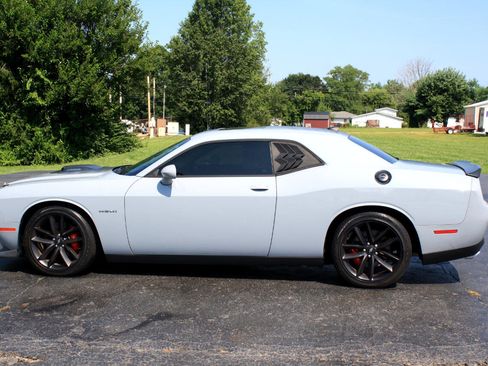 Used 2020 Dodge Challenger R/T w/ Shaker Package image 11