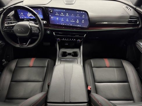 Used 2024 Chevrolet Traverse RS image 14