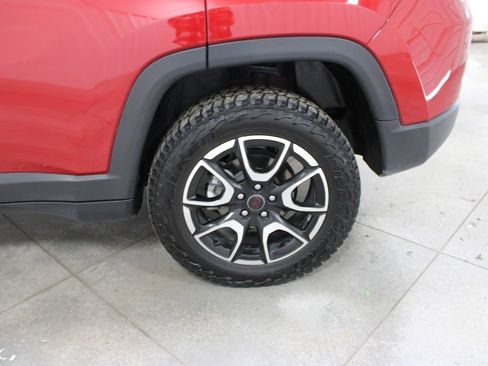 Used 2025 Jeep Compass Trailhawk AWD/4WD image 37