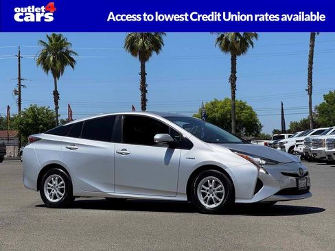 Used 2017 Toyota Prius Two w/ Prius Two Safety Plus Package FWD image 1