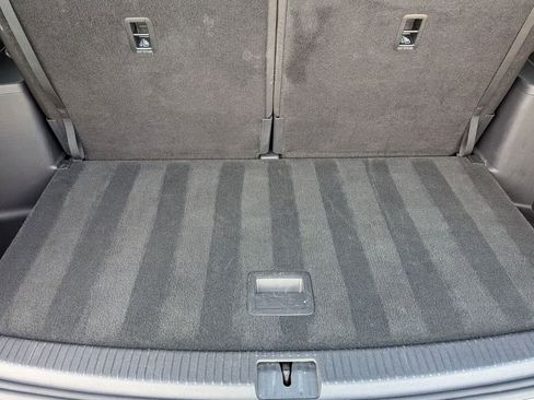 Used 2025 Volkswagen Atlas SE image 25