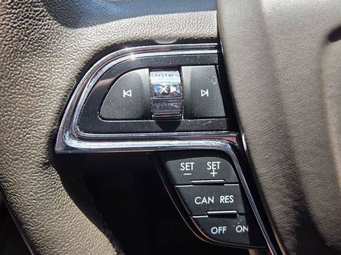 Used 2022 Lincoln Nautilus FWD image 32