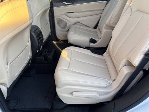 New 2025 Jeep Grand Cherokee L Limited image 19