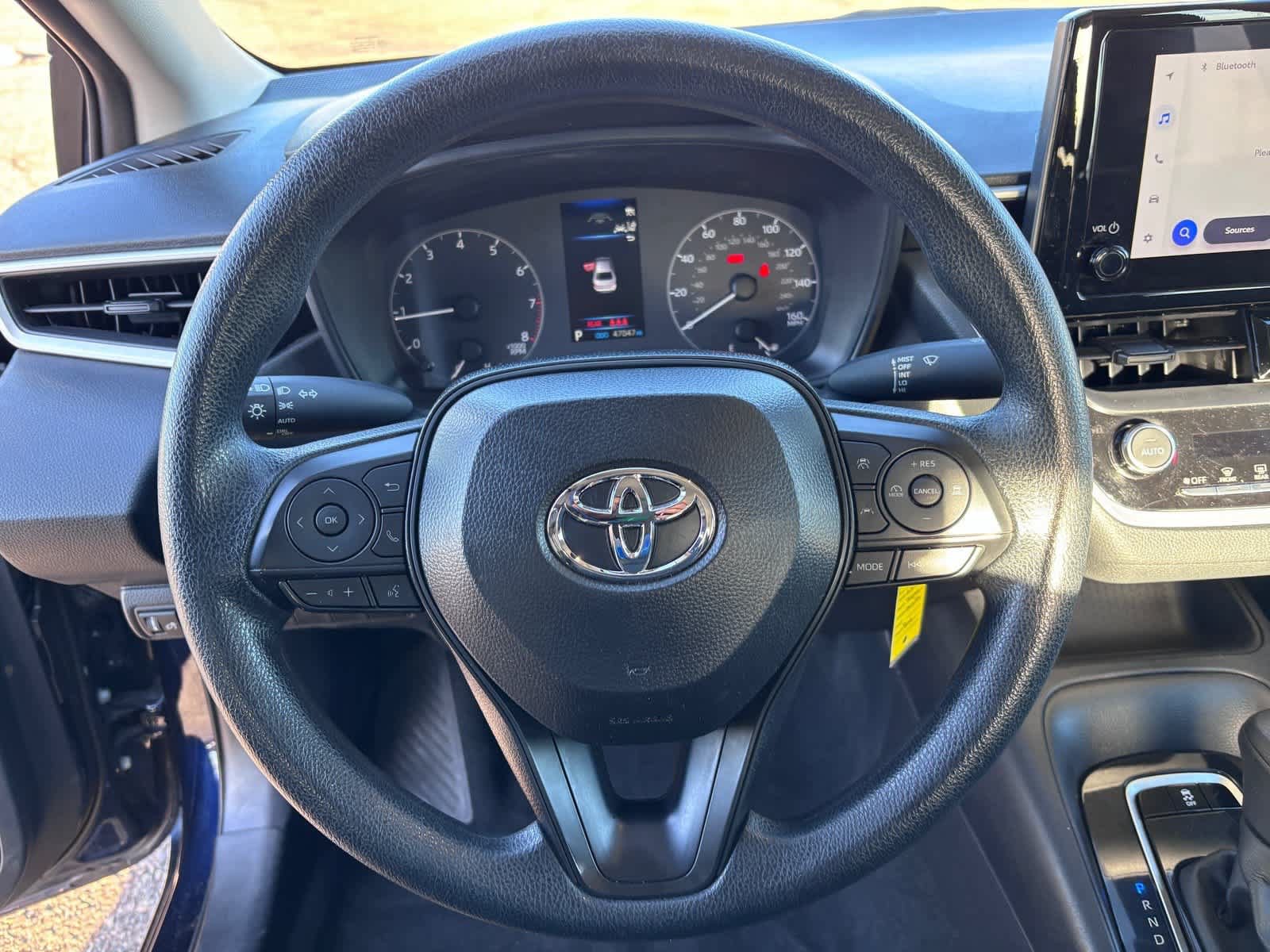 Used 2025 Toyota Corolla LE FWD image 16