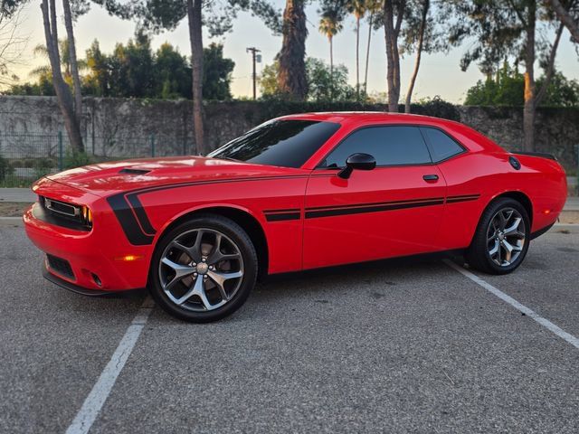 Used 2016 Dodge Challenger SXT w/ Driver Convenience Group RWD image 16