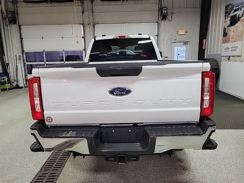 Used 2022 Ford F350 XLT w/ XLT Value Package image 4
