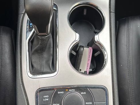 Used 2018 Jeep Grand Cherokee Limited AWD/4WD image 19