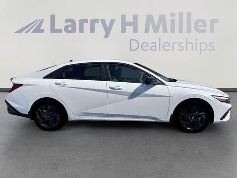 New 2026 Hyundai Elantra SEL Sport FWD image 9