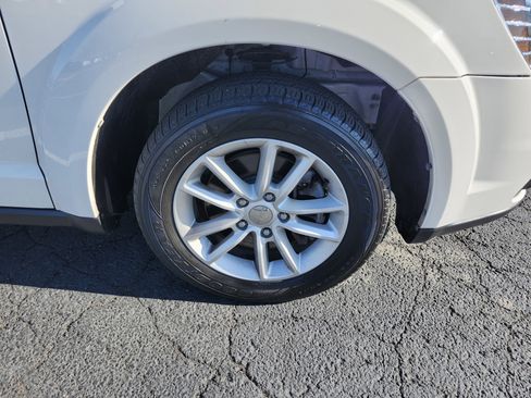 Used 2017 Dodge Journey SXT w/ Comfort/Convenience Group image 9