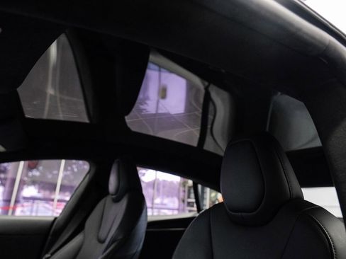 Used 2022 Tesla Model S image 6