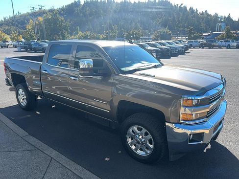 Used 2015 Chevrolet Silverado 2500 LTZ w/ Duramax Plus Package image 4