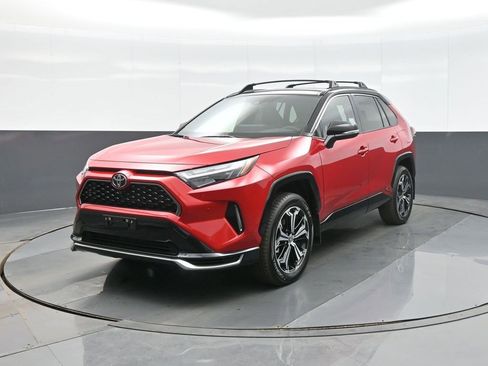 Certified 2025 Toyota RAV4 XSE image 3