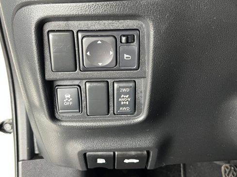 Used 2014 Nissan Juke SL image 27