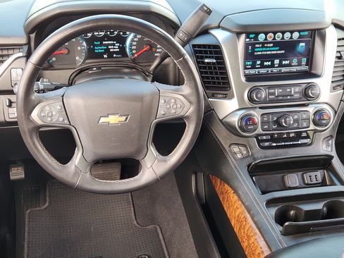 Used 2019 Chevrolet Suburban Premier AWD/4WD image 28