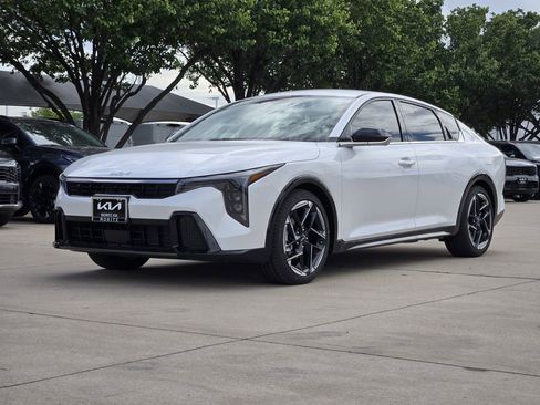 New 2026 Kia K4 GT-Line Turbo FWD image 2