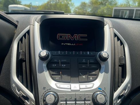 Used 2015 GMC Terrain SLE w/ Safety Package AWD/4WD image 16