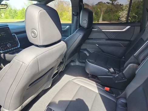 Certified 2024 GMC Acadia Denali w/ Super Cruise Package image 12