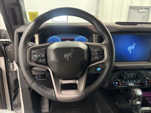 Used 2025 Ford Bronco Outer Banks AWD/4WD image 13