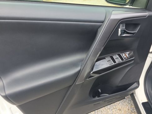 Used 2018 Toyota RAV4 SE w/ Protection Package AWD/4WD image 11