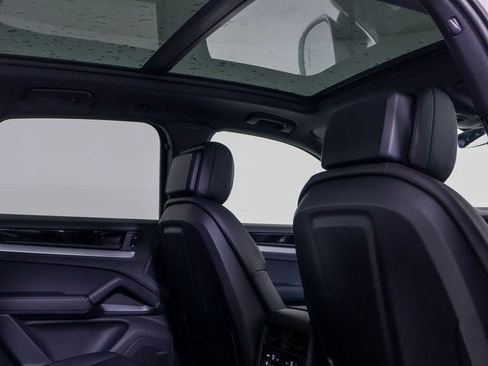 New 2026 Porsche Cayenne image 8