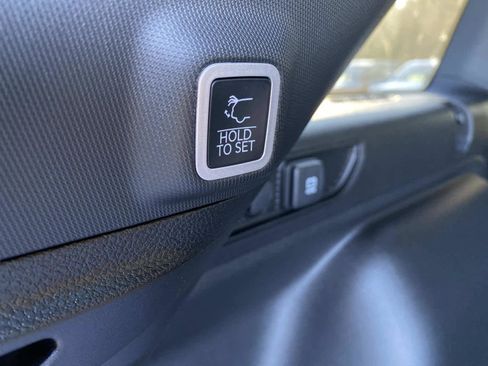 New 2025 Jeep Grand Cherokee Laredo image 6